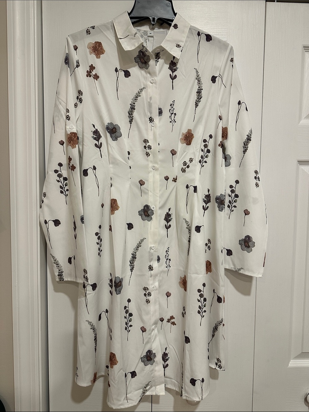 Women’s long sleeve lightweight dress